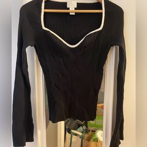 Women’s large bell sleeve sweater (H&M, new without tags)